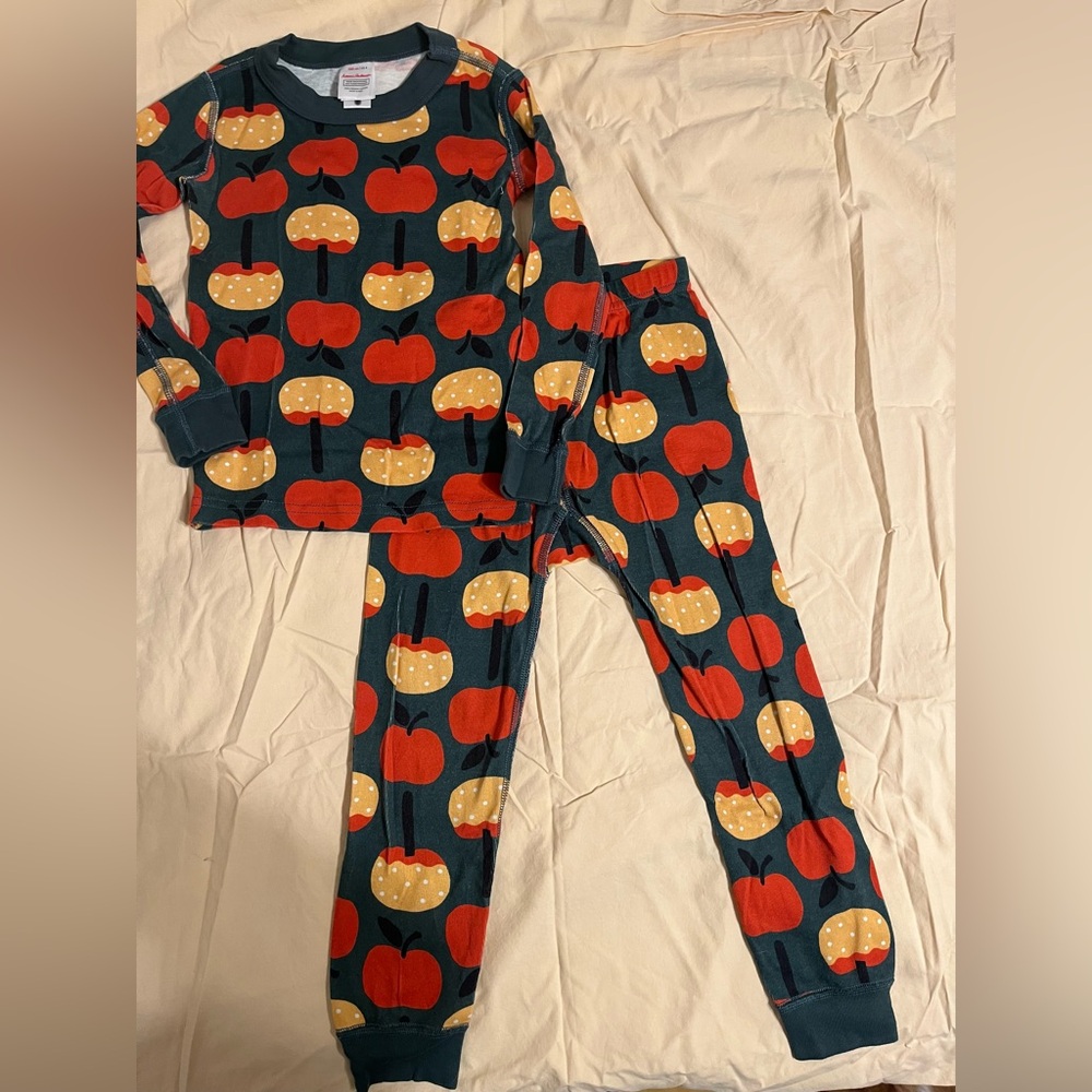 Hanna Andersson Apple Print Pajama set